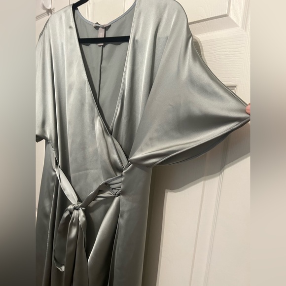 NWOT H&M Midaxi Length Wrap Dress - Picture 4 of 10